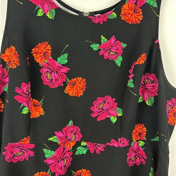 Torrid High/Low Stretchy Floral Sleeveless Top - Picture 6 of 8